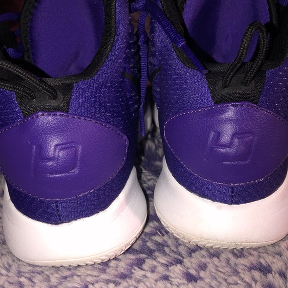 Nike basketball shoes - Picture 3 of 4